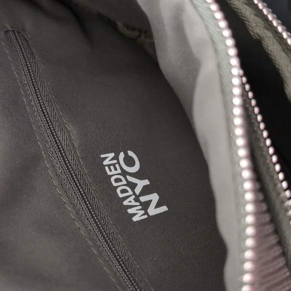 Steve Madden NYC, Women's Green Shimmer, Rhinestone Crossbody/Fanny Pack. - Picture 8 of 11